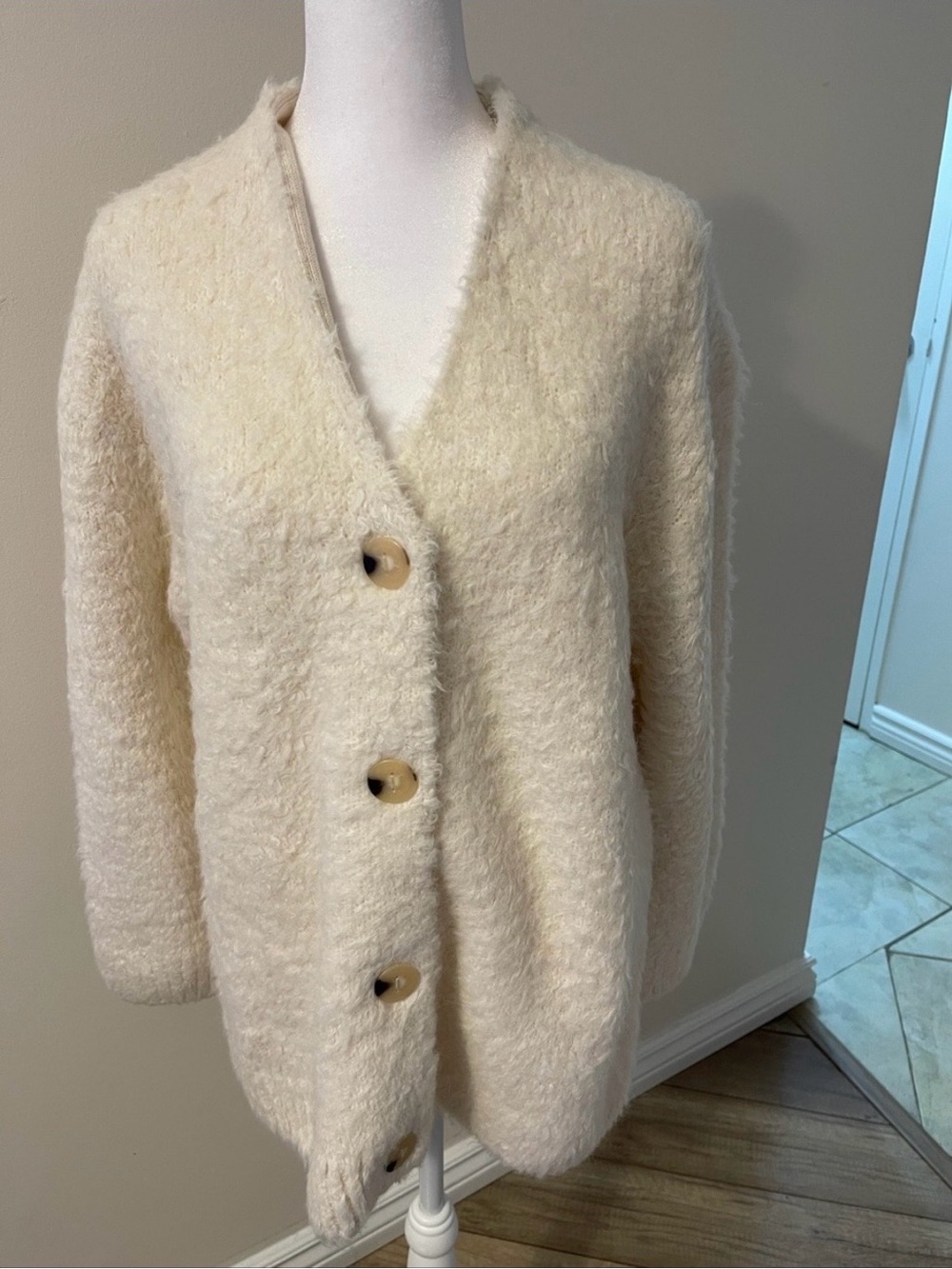 Vince Cream Fuzzy Button-Front Women's Cardigan - Picture 6 of 11